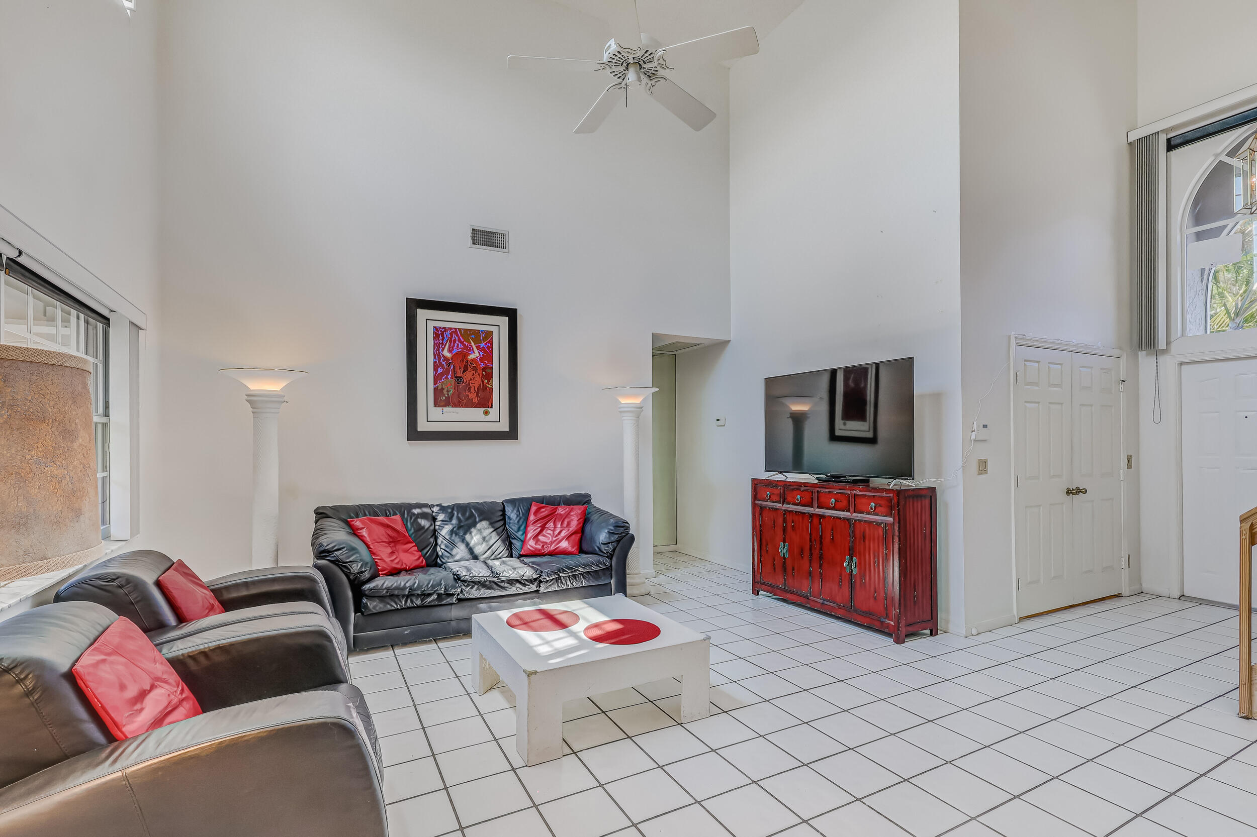 18166 Southeast Fairview Circle Jupiter, FL 33469 - Photo 10 of 48 Living Room