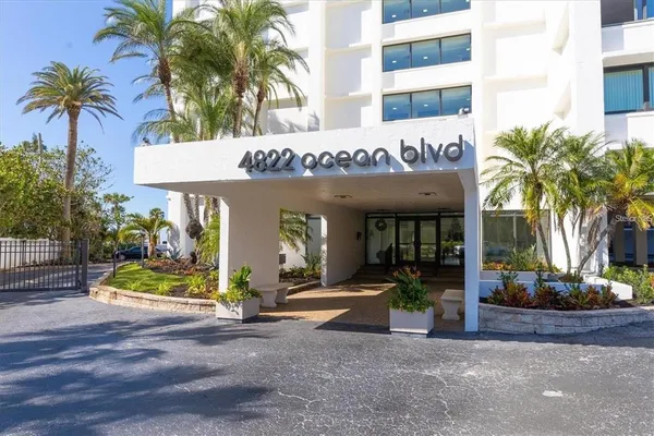 $2,295 | 4822 Ocean Boulevard, Unit 5E, Sarasota, FL 34242