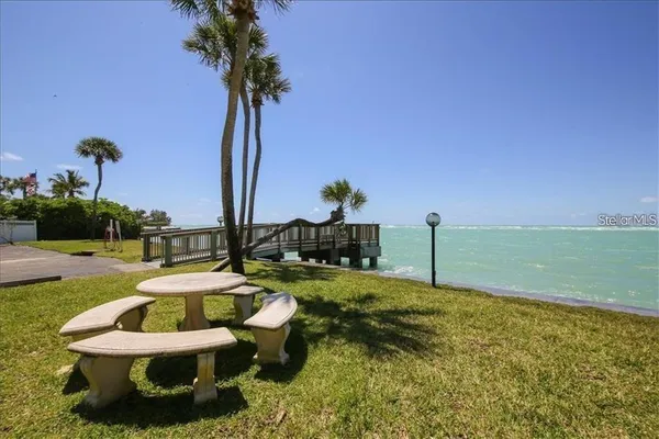 $2,295 | 4822 Ocean Boulevard, Unit 5E, Sarasota, FL 34242