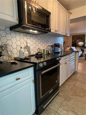$2,295 | 4822 Ocean Boulevard, Unit 5E, Sarasota, FL 34242