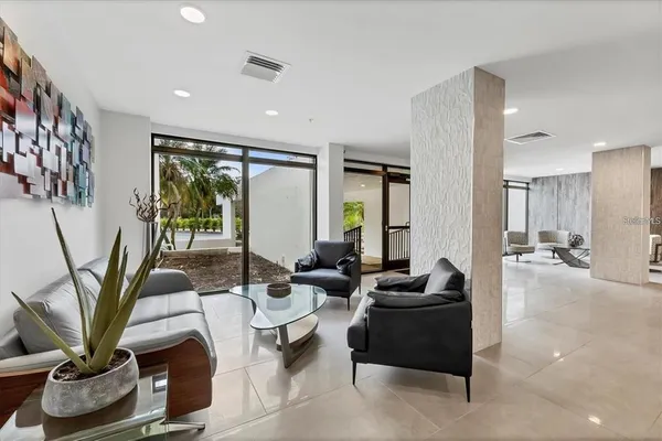 $2,295 | 4822 Ocean Boulevard, Unit 5E, Sarasota, FL 34242