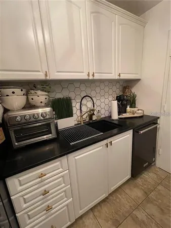 $2,295 | 4822 Ocean Boulevard, Unit 5E, Sarasota, FL 34242