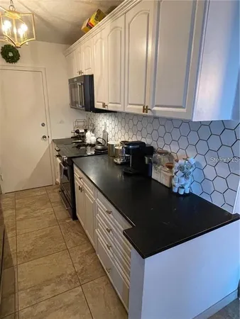 $2,295 | 4822 Ocean Boulevard, Unit 5E, Sarasota, FL 34242