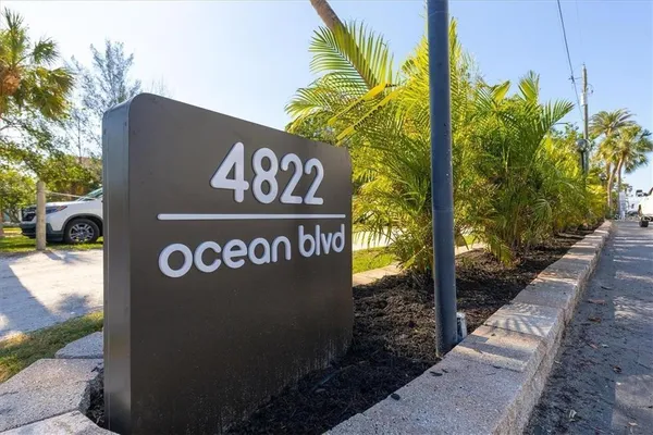 $2,295 | 4822 Ocean Boulevard, Unit 5E, Sarasota, FL 34242