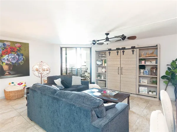 $2,295 | 4822 Ocean Boulevard, Unit 5E, Sarasota, FL 34242