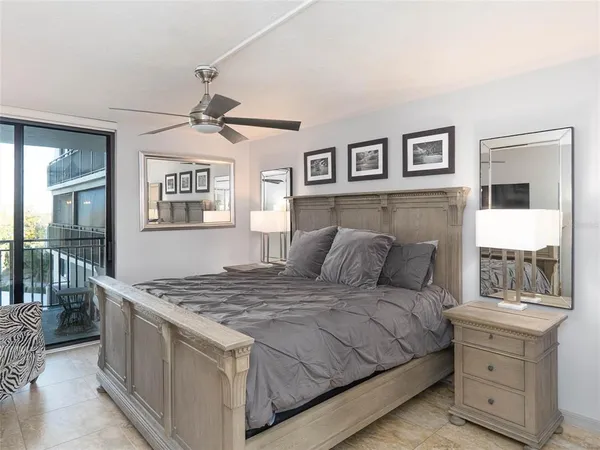 $2,295 | 4822 Ocean Boulevard, Unit 5E, Sarasota, FL 34242