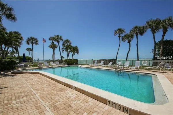 $2,295 | 4822 Ocean Boulevard, Unit 5E, Sarasota, FL 34242