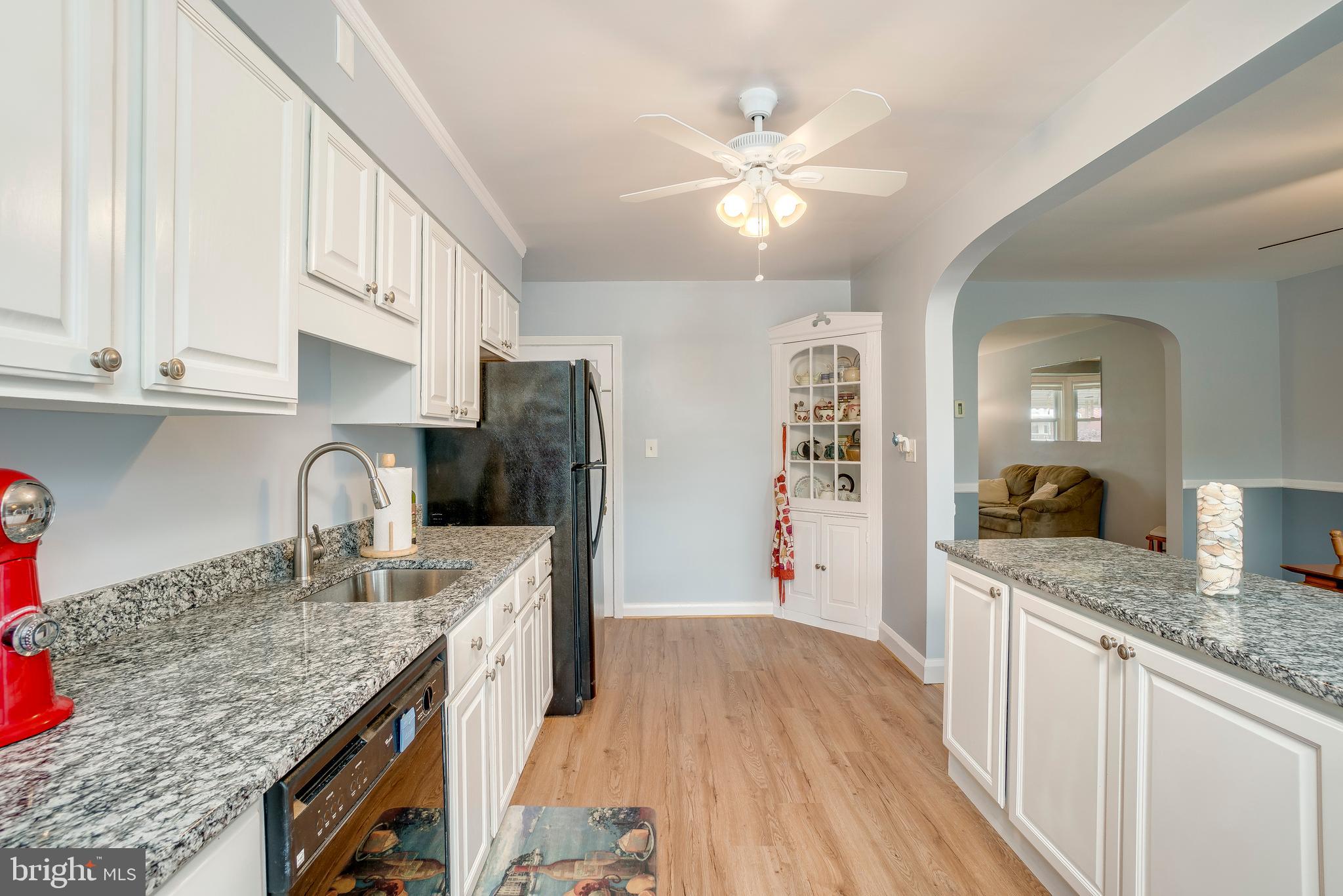 421 Overbrook Road Baltimore, MD 21228 - Photo 29 of 48 Kitchen