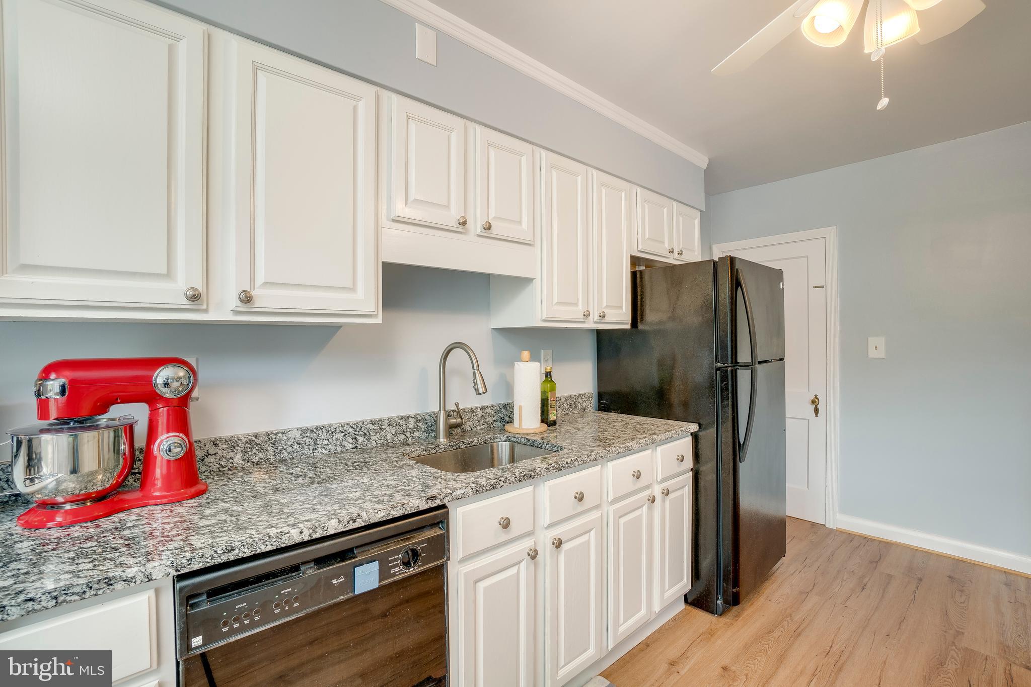 421 Overbrook Road Baltimore, MD 21228 - Photo 30 of 48 Kitchen