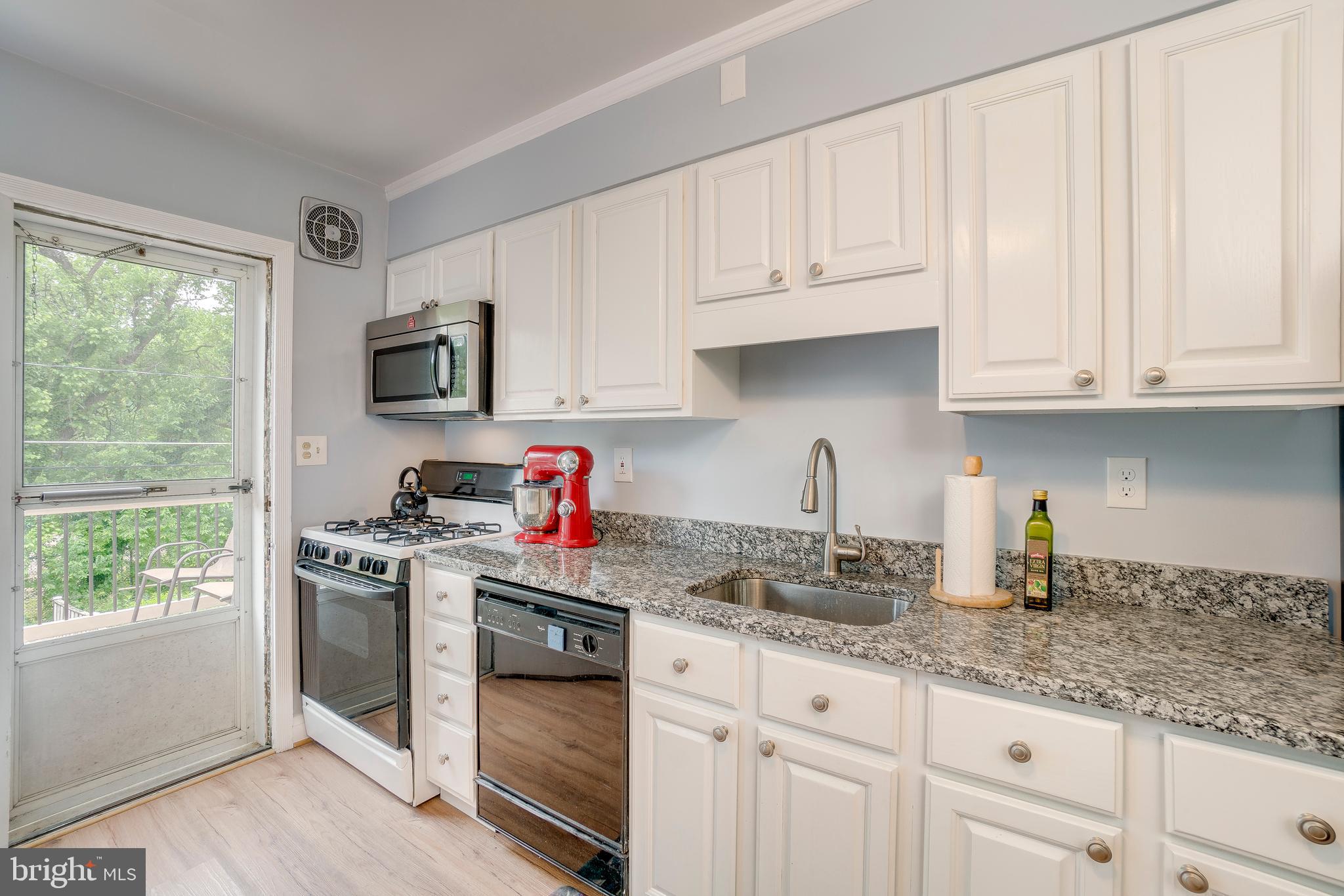 421 Overbrook Road Baltimore, MD 21228 - Photo 32 of 48 Kitchen