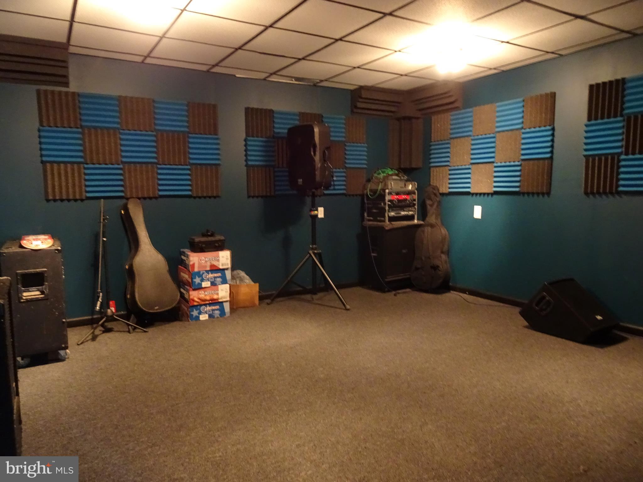 6002 Corey Way Hurlock, MD 21643 - Photo 39 of 61 Soundproof music room