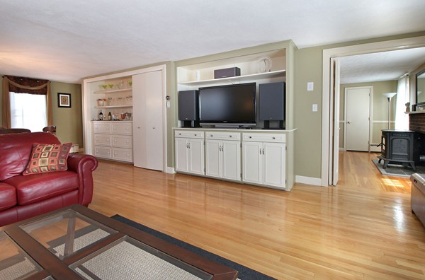 36 Robinson Road Medford, MA 02155 - Photo 14 of 28 Gallery Image 14