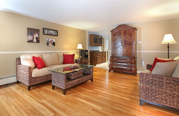 36 Robinson Road Medford, MA 02155 - Photo 4 of 28 Gallery Image 4