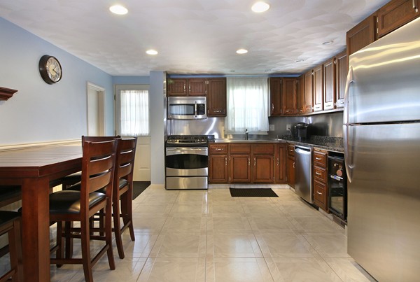 36 Robinson Road Medford, MA 02155 - Photo 7 of 28 Gallery Image 7