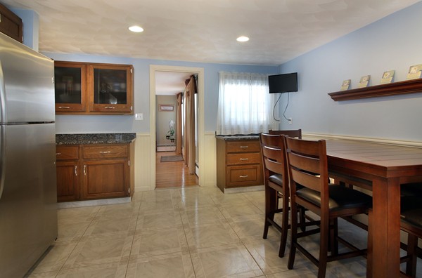 36 Robinson Road Medford, MA 02155 - Photo 9 of 28 Gallery Image 9