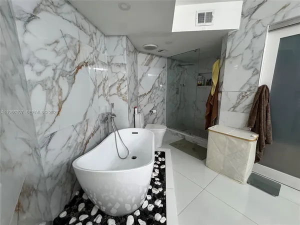 $4,390 | 19195 Mystic Pointe Drive, Unit 205, Aventura, FL 33180