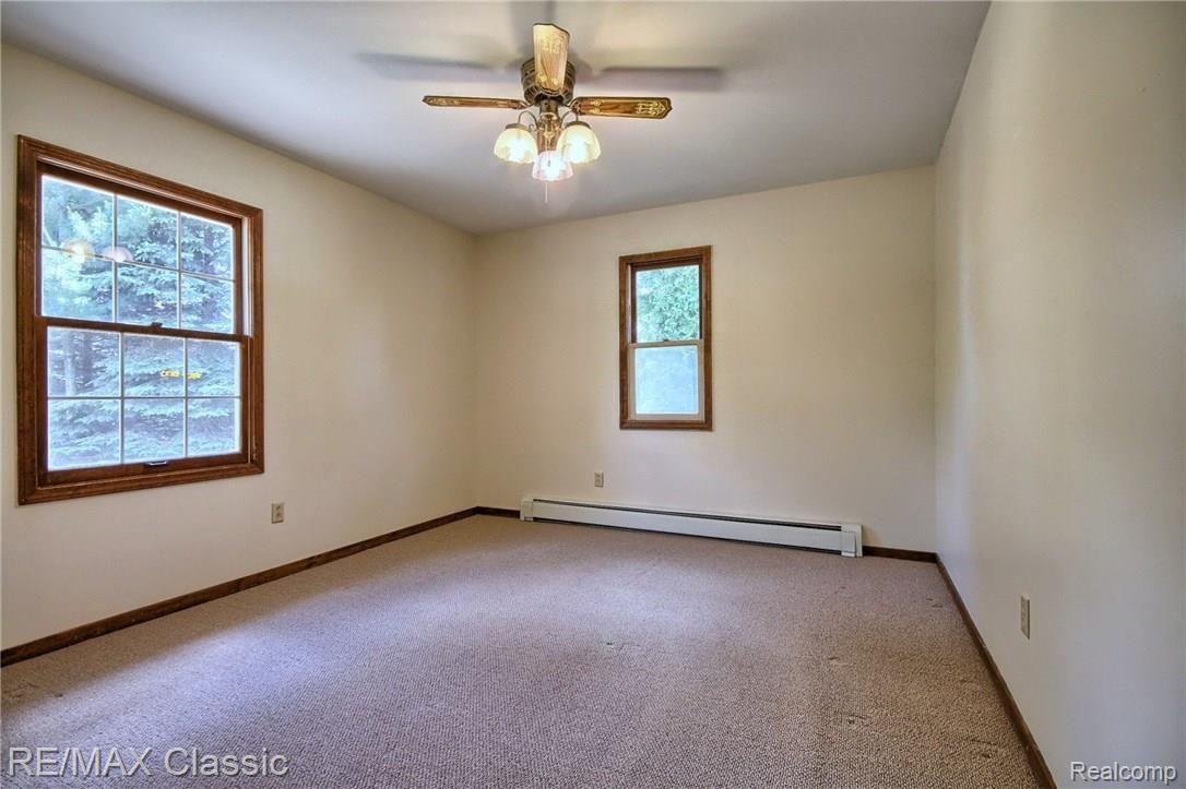 46047 Bemis Road Belleville, MI 48111 - Photo 21 of 30 Library/Den/Hobby Room 1