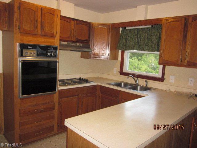 247 Hamby Mountain Road Purlear, NC 28665 - Photo 7 of 15 Gallery Image 7