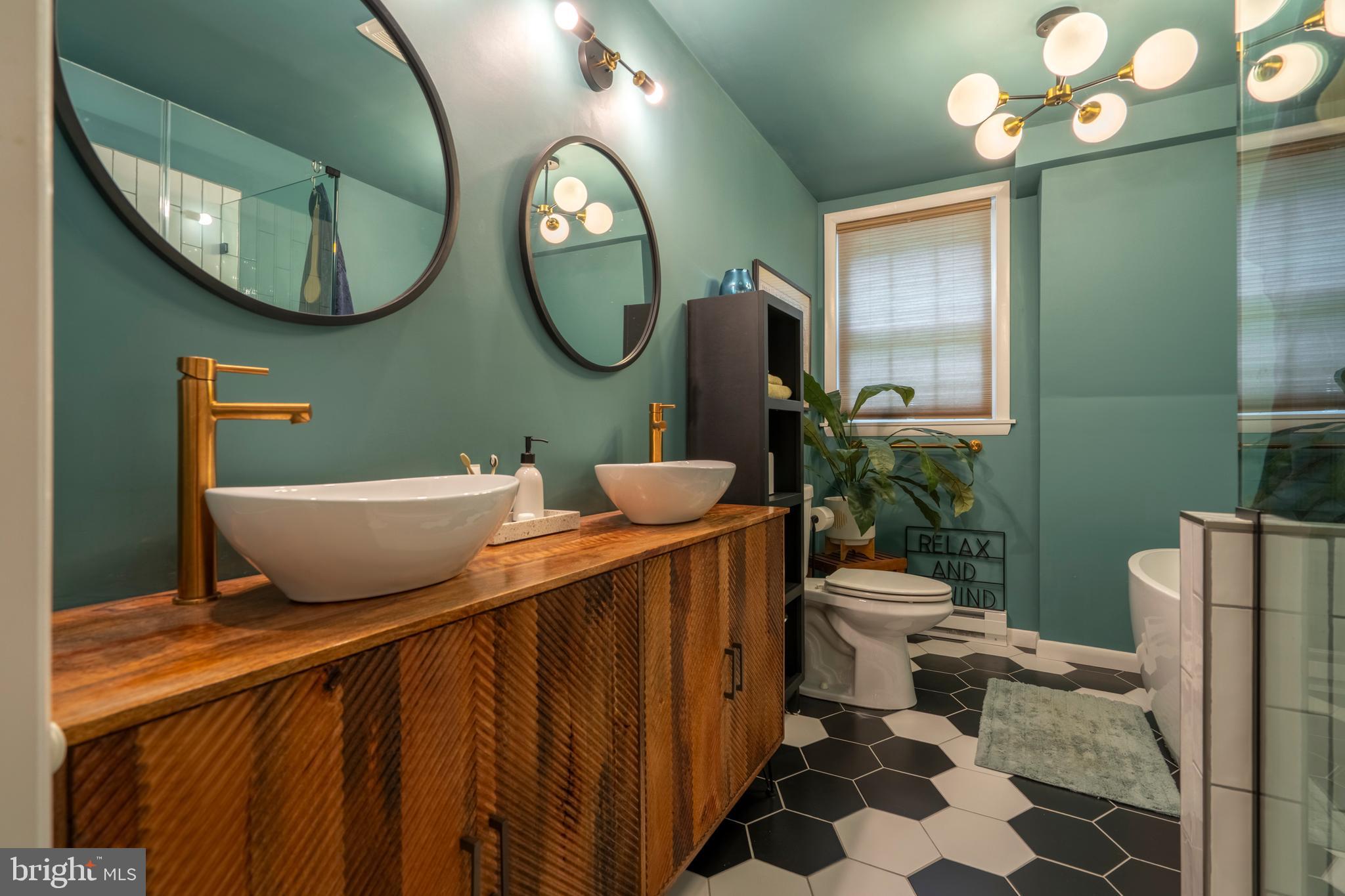 284 Whites Mill Road Green Lane, PA 18054 - Photo 33 of 54 a bathroom with a toilet a sink and mirror