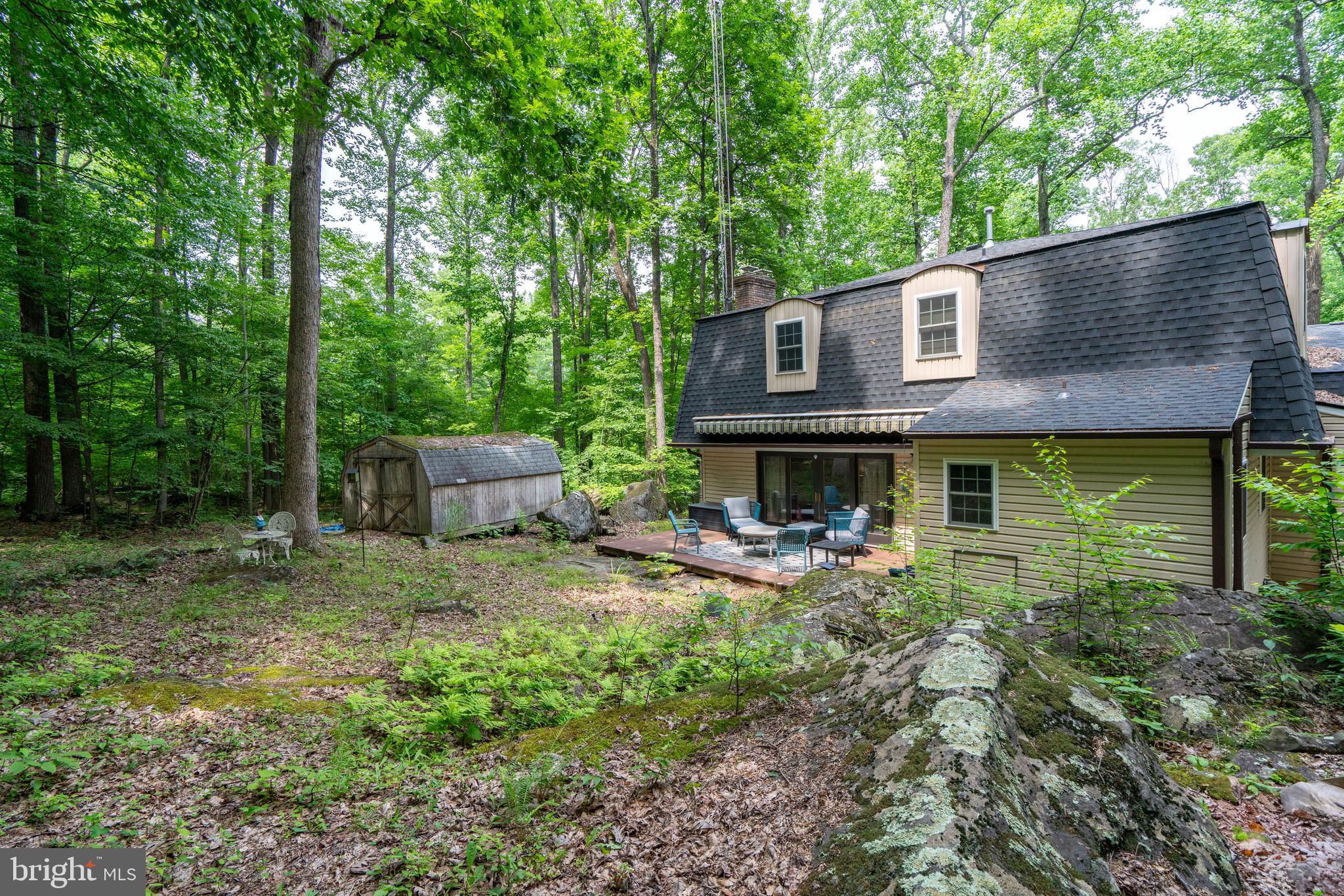 284 Whites Mill Road Green Lane, PA 18054 - Photo 50 of 54 a backyard of a house with seating space