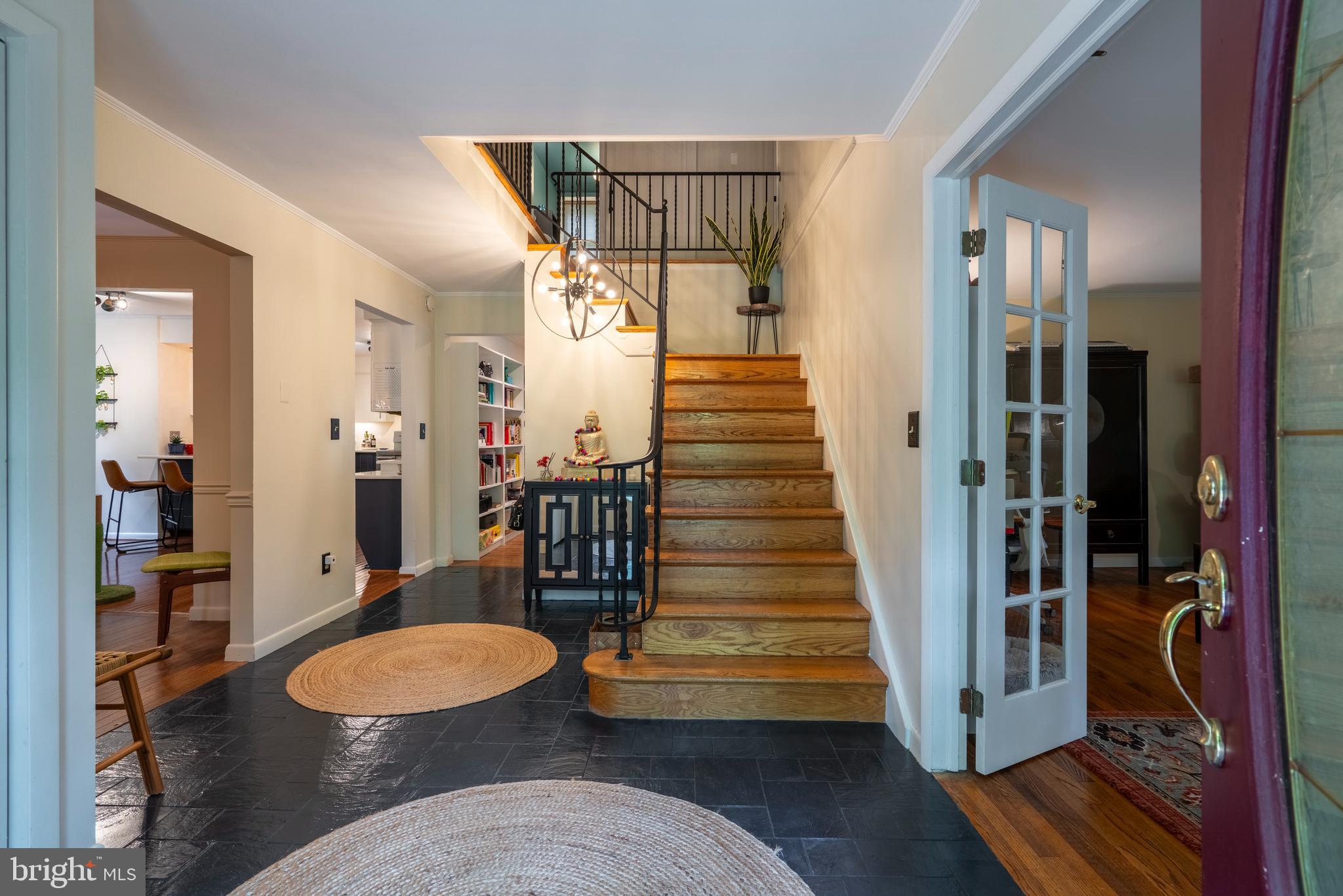 284 Whites Mill Road Green Lane, PA 18054 - Photo 7 of 54 Foyer.