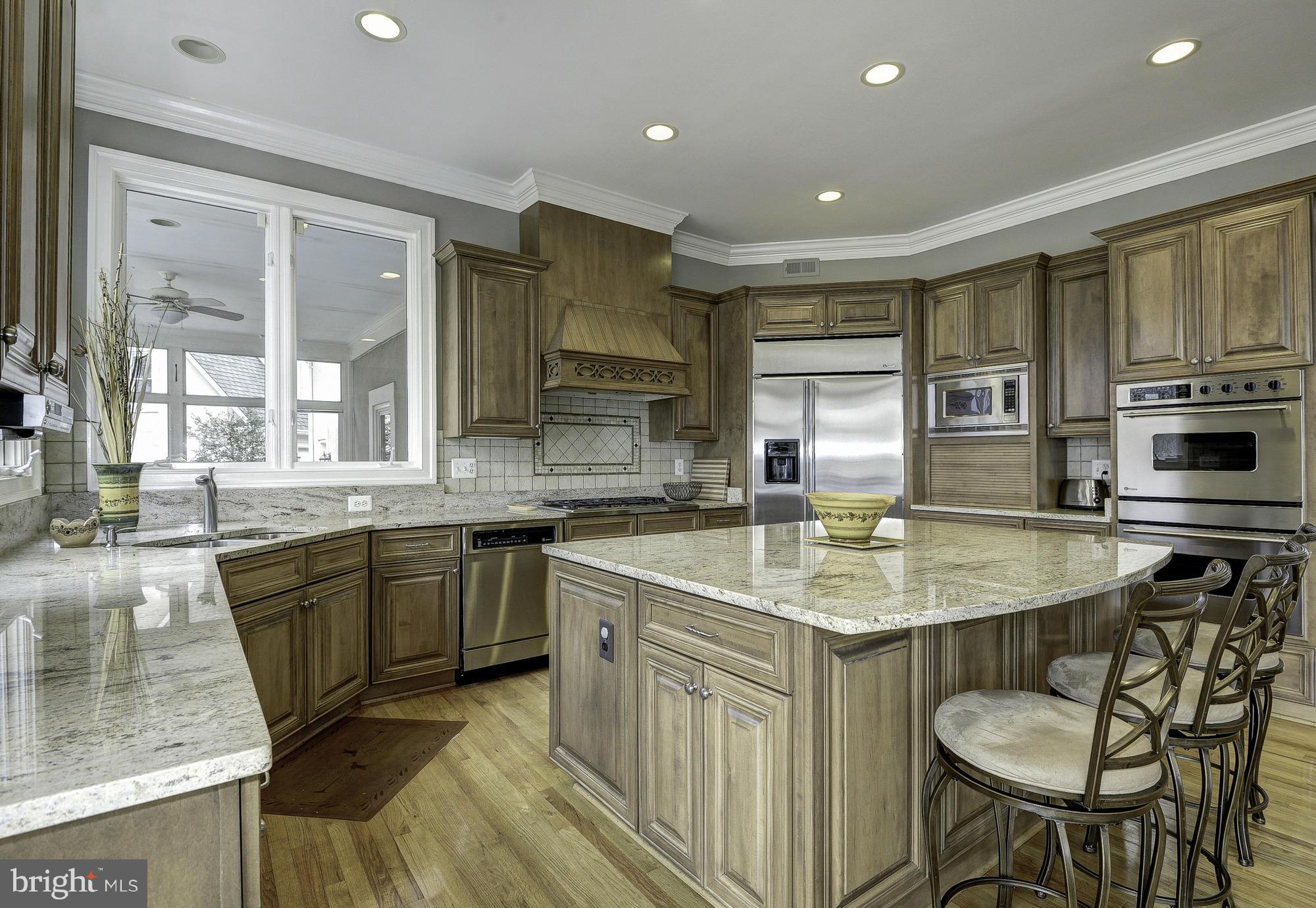 13442 Loyalty Road Leesburg, VA 20176 - Photo 3 of 30 Kitchen