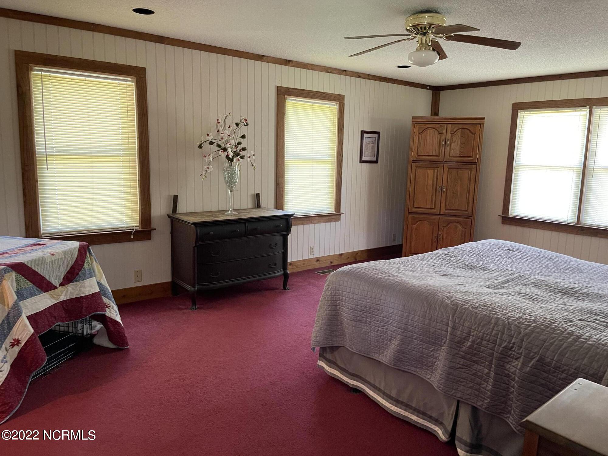 752 Sykes Road Kinston, NC 28504 - Photo 17 of 46 Master B/R