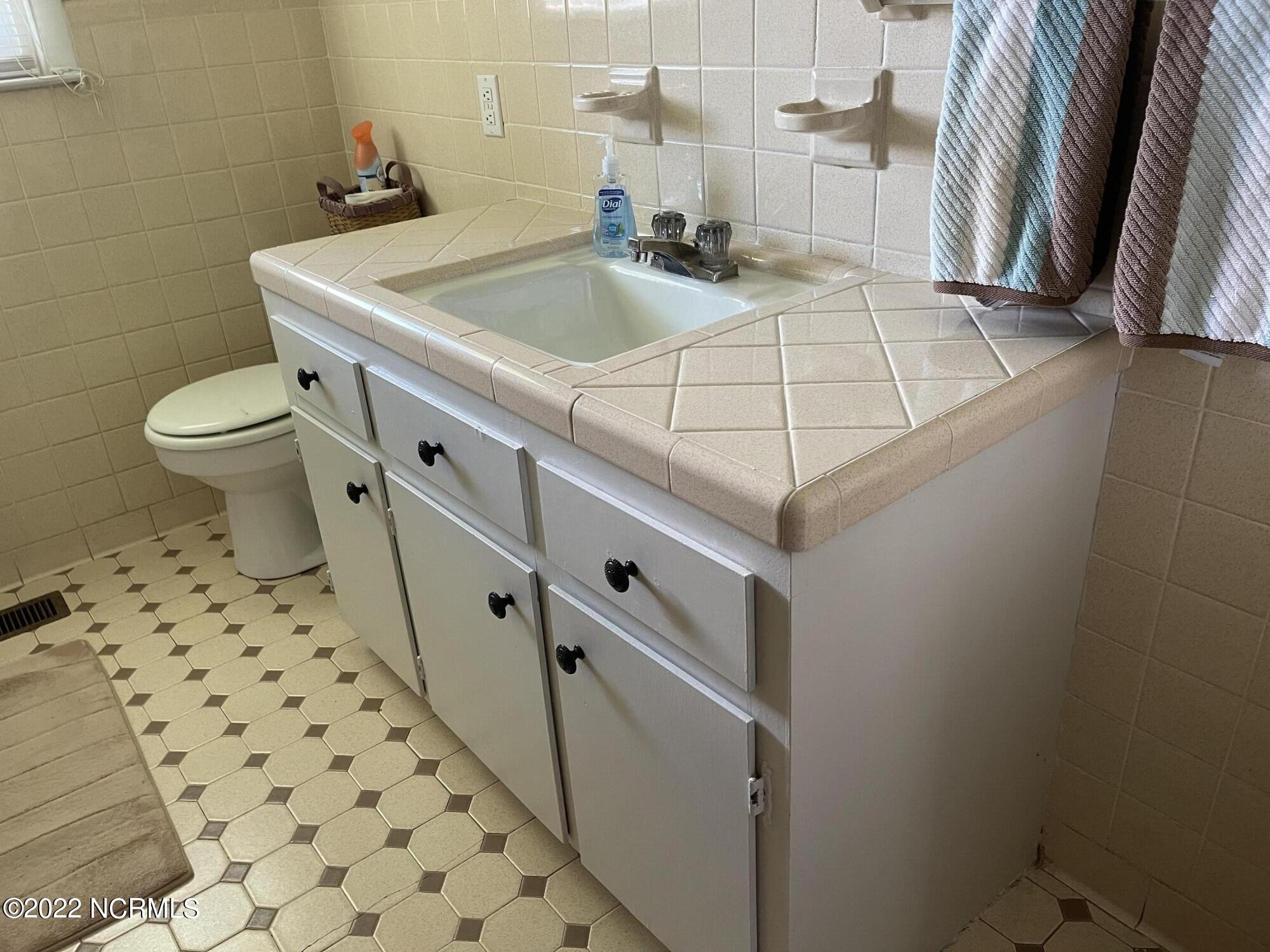 752 Sykes Road Kinston, NC 28504 - Photo 28 of 46 Hall Bathroom