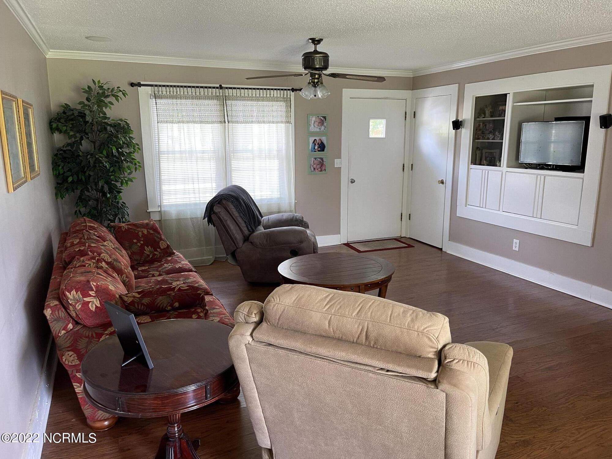 752 Sykes Road Kinston, NC 28504 - Photo 5 of 46 Living Room