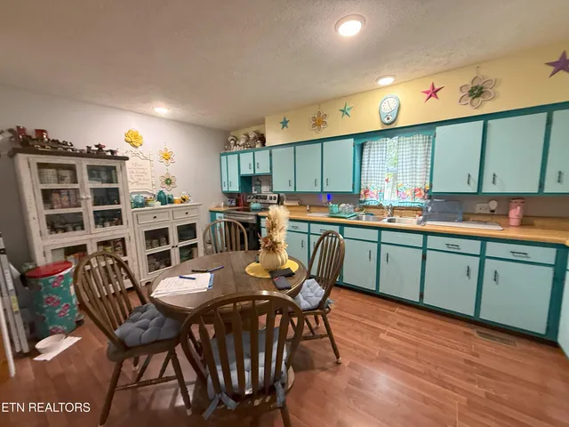 $399,900 | 6105 South South York Highway, Clarkrange, TN 38553