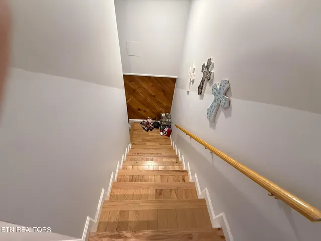 $399,900 | 6105 South South York Highway, Clarkrange, TN 38553