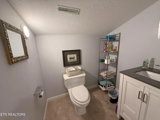 $399,900 | 6105 South South York Highway, Clarkrange, TN 38553