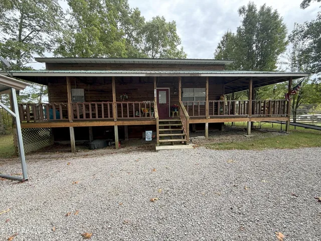 $399,900 | 6105 South South York Highway, Clarkrange, TN 38553