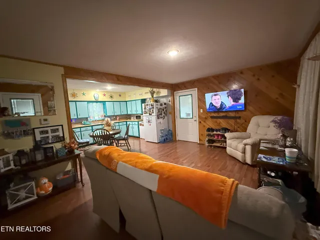 $399,900 | 6105 South South York Highway, Clarkrange, TN 38553