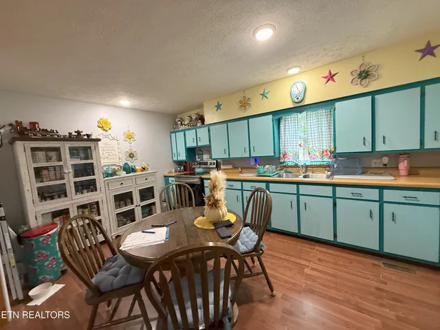 $399,900 | 6105 South South York Highway, Clarkrange, TN 38553