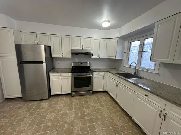 $3,100 | 26-10 203rd Street | Auburndale