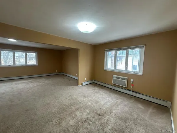 $3,100 | 26-10 203rd Street | Auburndale