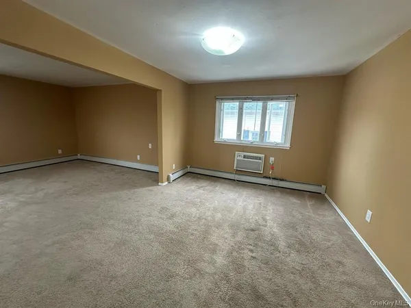 $3,100 | 26-10 203rd Street | Auburndale