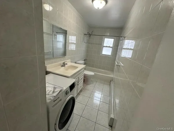 $3,100 | 26-10 203rd Street | Auburndale