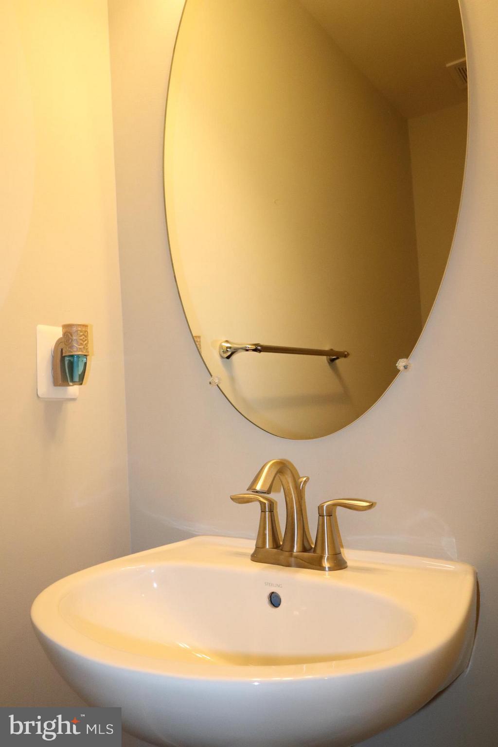 1011 Red Clover Road Gambrills, MD 21054 - Photo 23 of 28 Powder Room #2