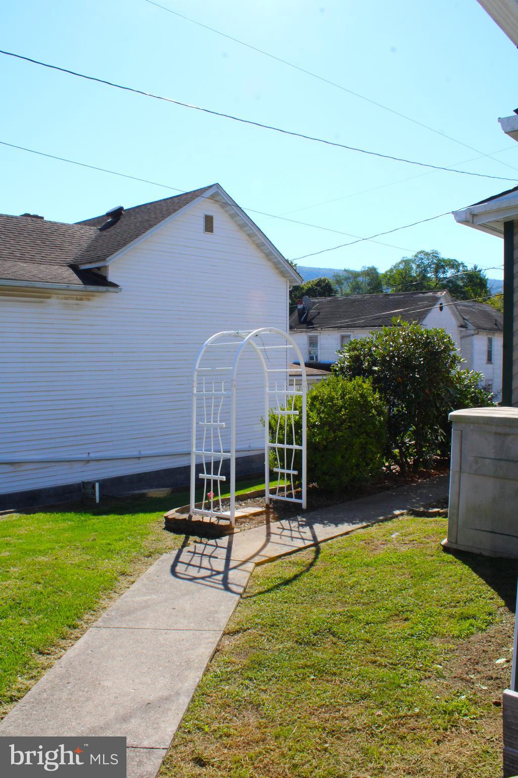 10117 Hummingbird Street Ellerslie, MD 21529 - Photo 6 of 76 a view of a patio with a table and chairs