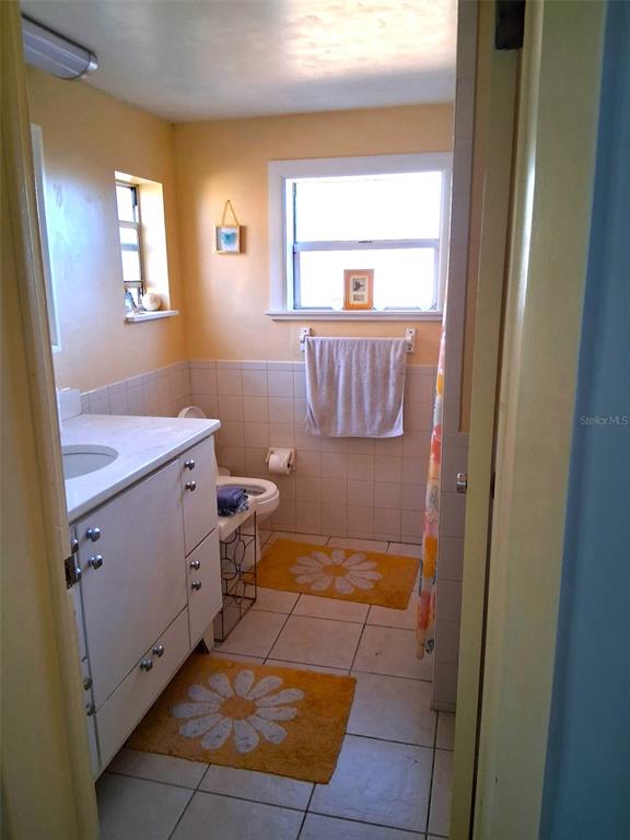 2455 Royal Road DeLand, FL 32724 - Photo 16 of 18 a room with a window and a bathroom