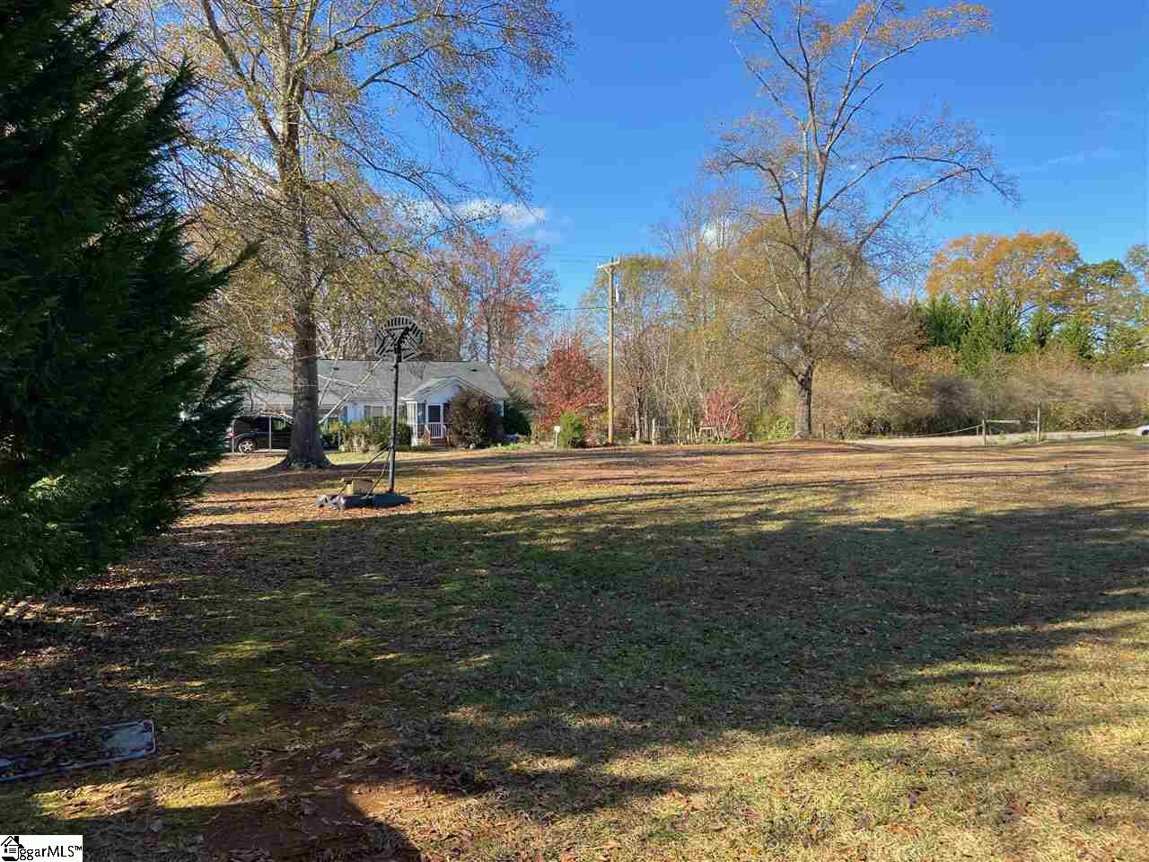 327 Skyline Road Greer, SC 29651 - Photo 4 of 5 Gallery Image 4