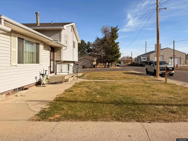 $290,000 | 1850 West Walnut Street, Wheatland, WY 82201