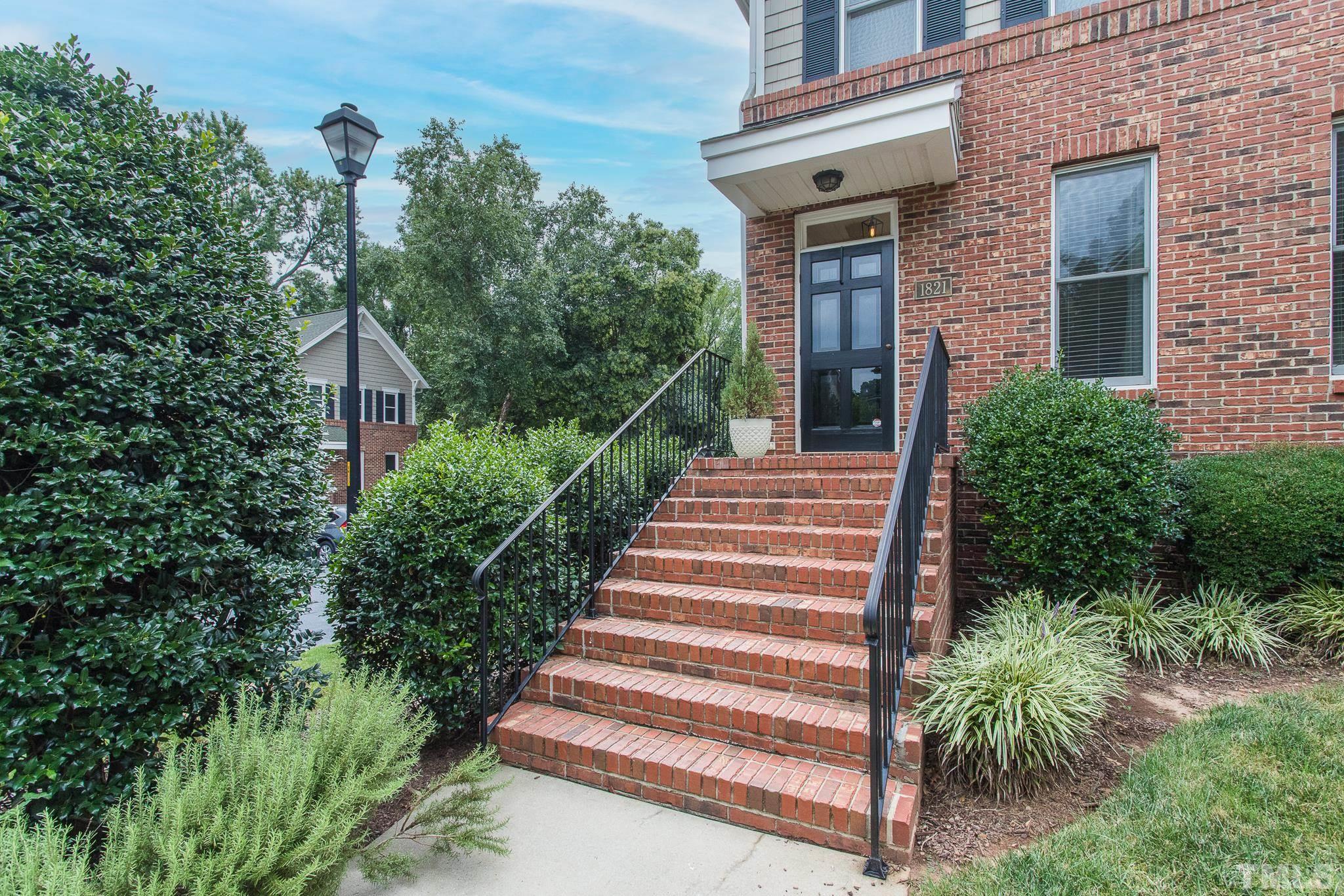 1821 Saluda Court Raleigh, NC 27608 - Photo 2 of 27