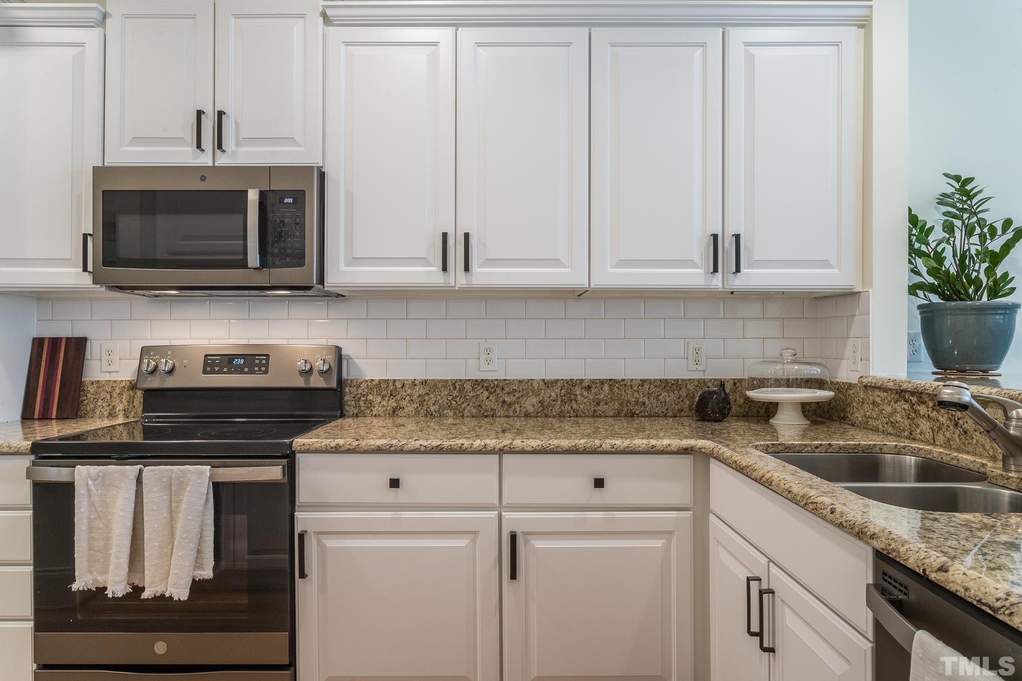 1821 Saluda Court Raleigh, NC 27608 - Photo 8 of 27