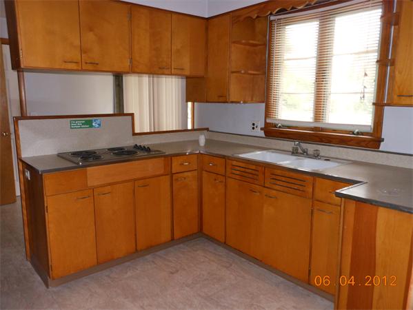 611 Granby Road Chicopee, MA 01013 - Photo 3 of 11