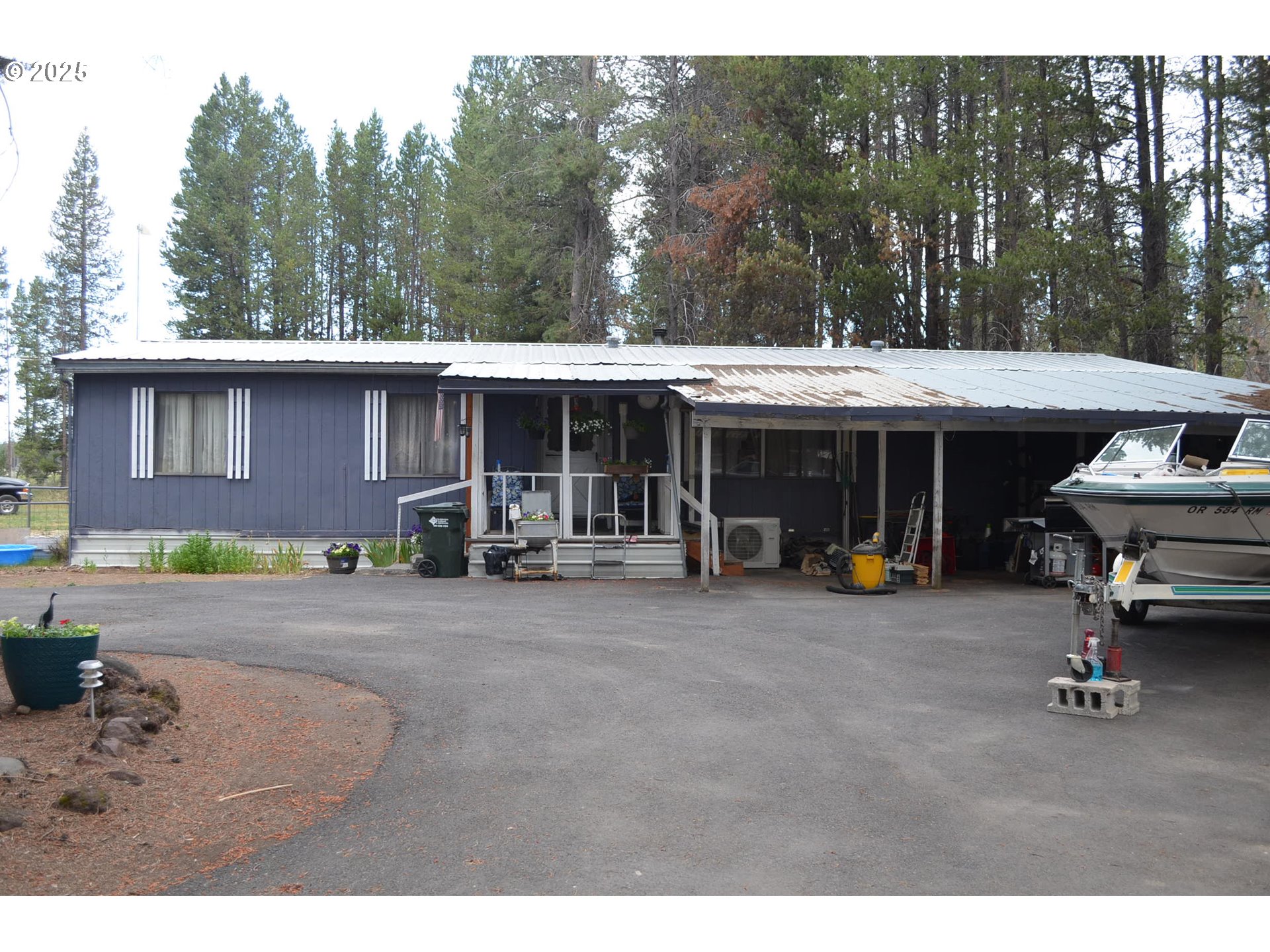 136028 Highway 97 Crescent, OR 97733 - Photo 3 of 48