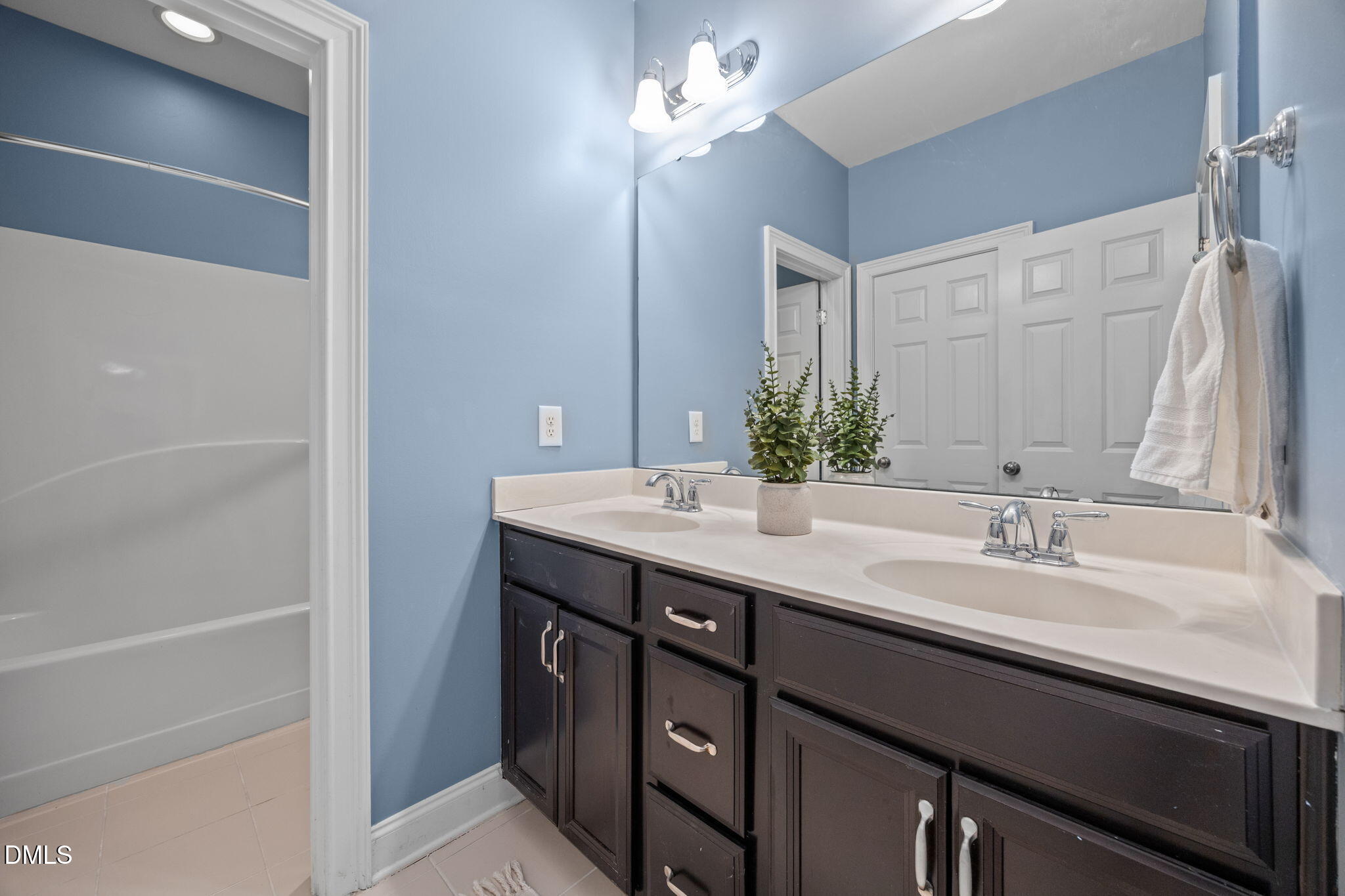 621 Fallon Grove Way Raleigh, NC 27608 - Photo 18 of 28 38-web-or-mls-IMG_5836