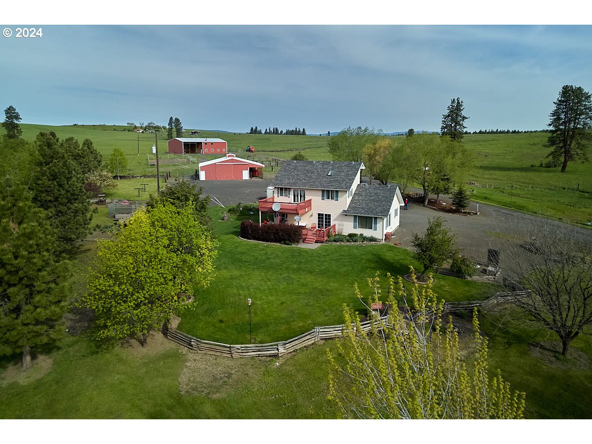 76012 Highway 82 Elgin, OR 97827 - Photo 40 of 41 a view of a city